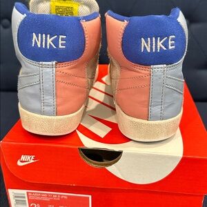 Nike Blazer Mid ‘77 SE D Kids Sneakers size 2Y